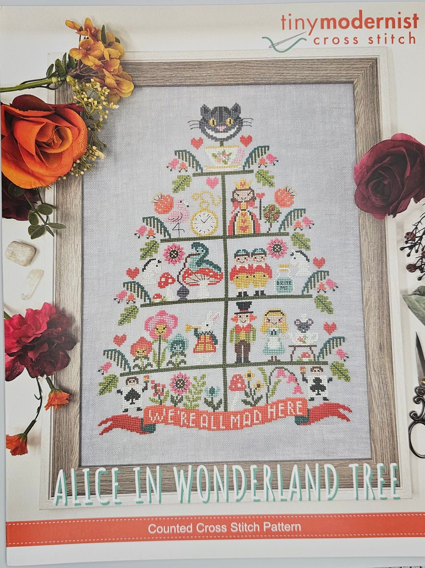 Alice in Wonderland Tree: Tiny Modernest